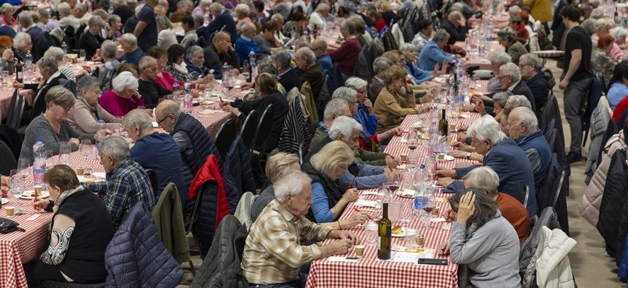 Oltre 800 presenze al pranzo natalizio offerto ai cittadini ultra 70enni